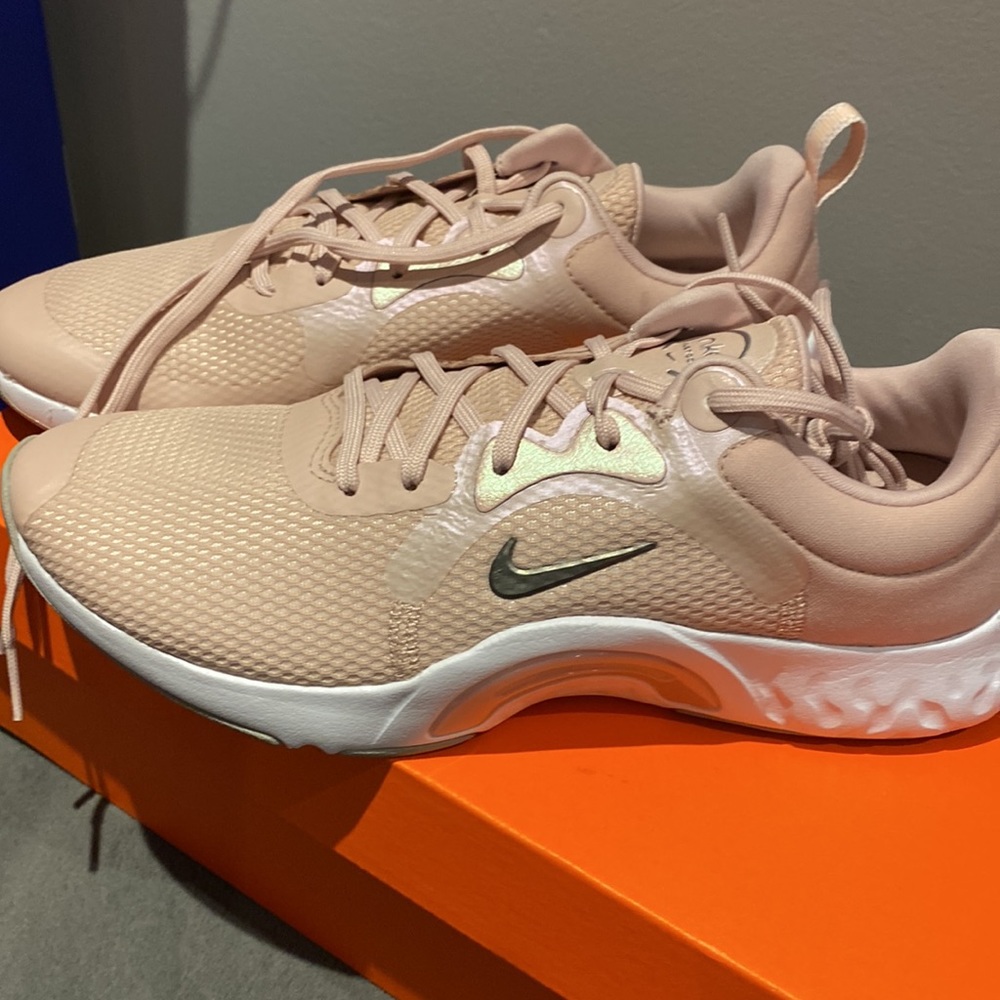 Nike sneakers women